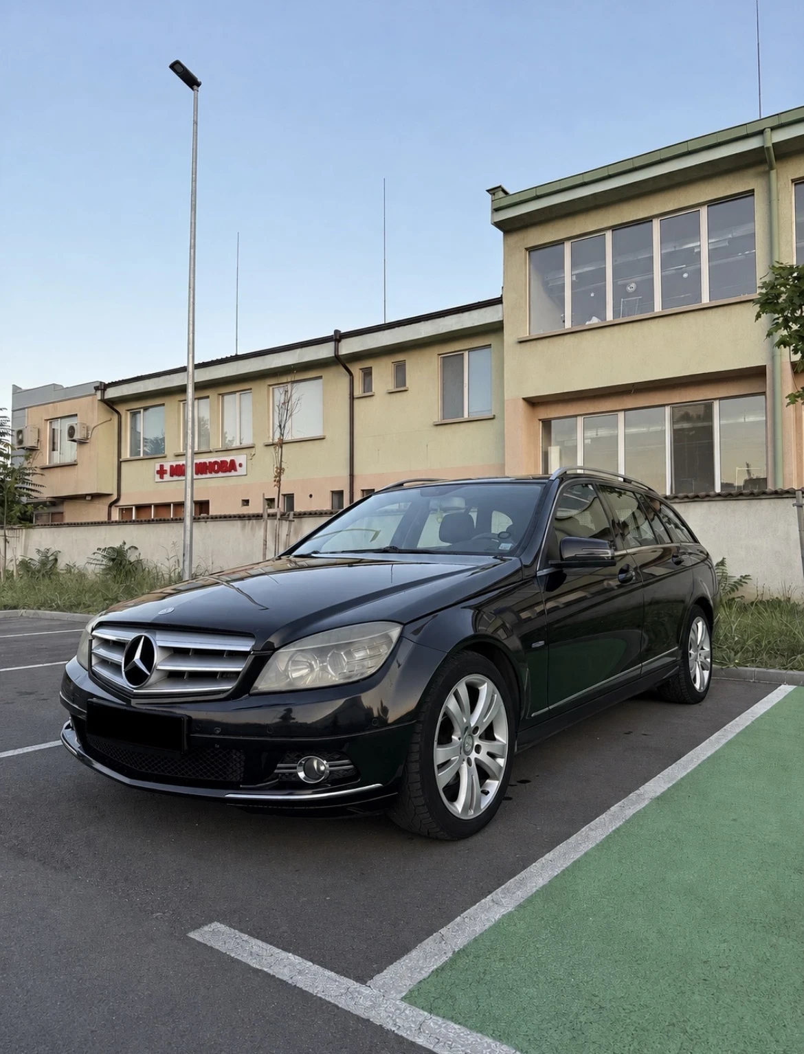 Mercedes-Benz C 220, снимка 3 - Автомобили и джипове - 55507721