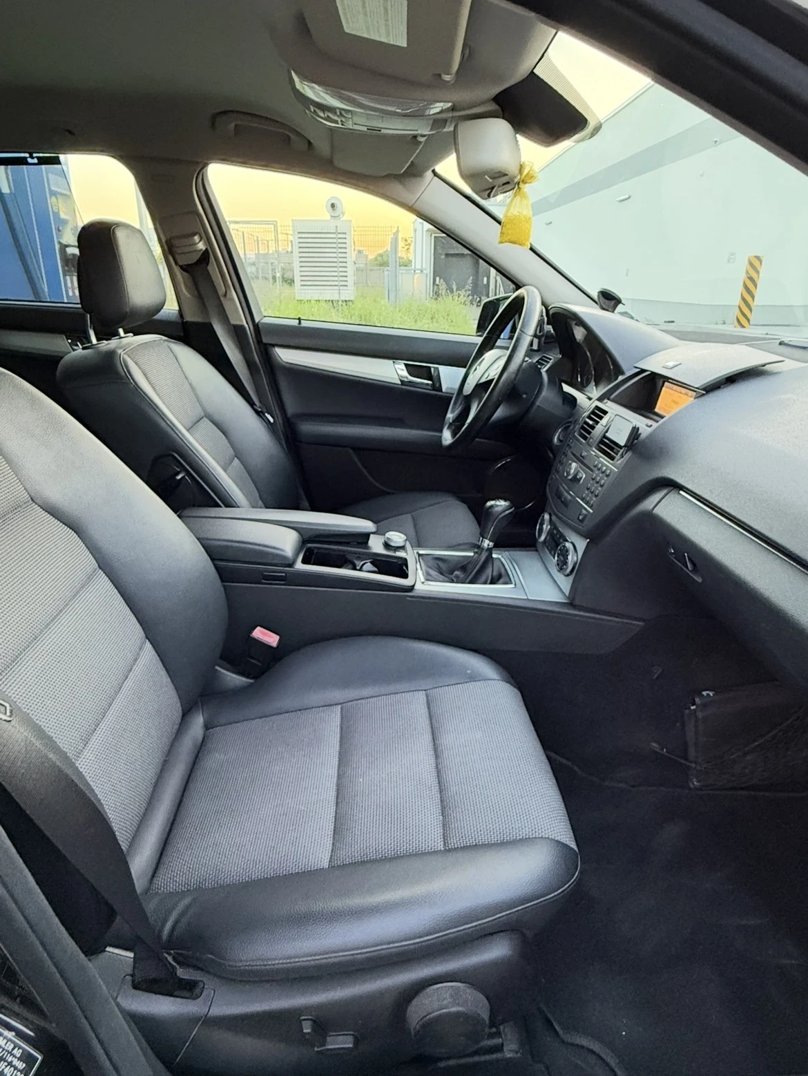 Mercedes-Benz C 220, снимка 6 - Автомобили и джипове - 55507721