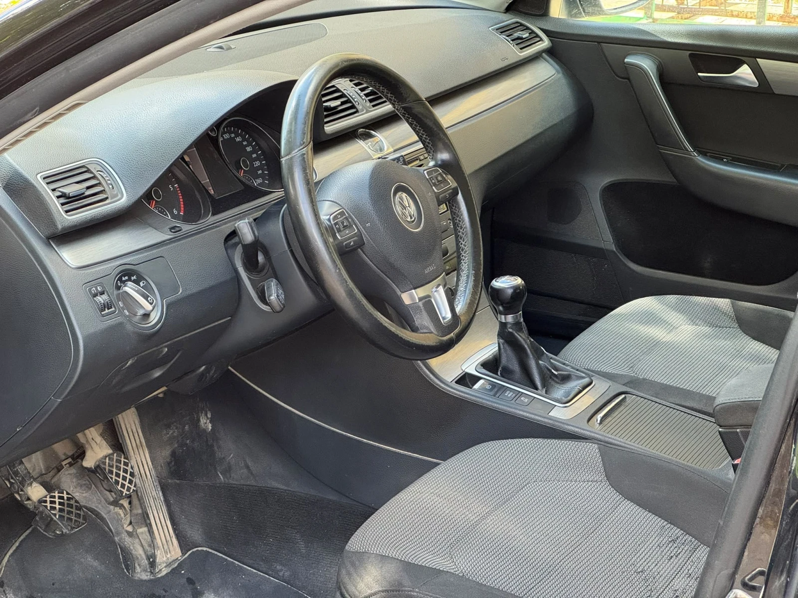 VW Passat, снимка 9 - Автомобили и джипове - 55769157