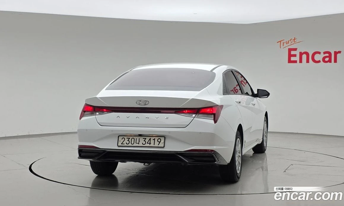 Hyundai Elantra 1.6 LPi Style, снимка 4 - Автомобили и джипове - 55940396
