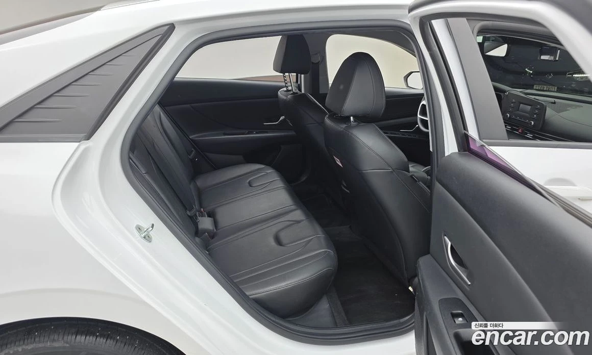 Hyundai Elantra 1.6 LPi Style, снимка 12 - Автомобили и джипове - 55940396