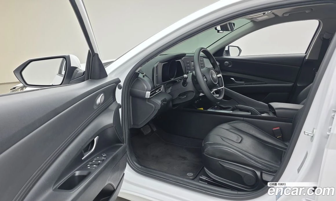 Hyundai Elantra 1.6 LPi Style, снимка 10 - Автомобили и джипове - 55940396