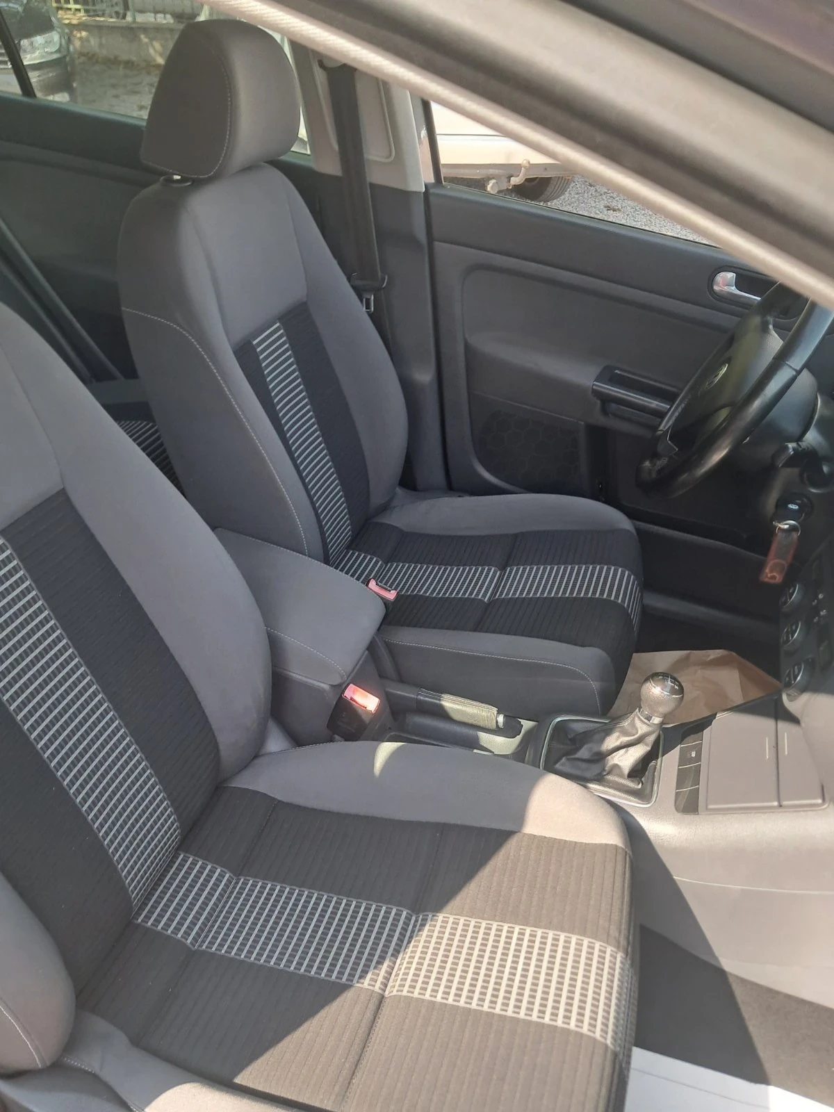 VW Golf Plus 1.9TDI, снимка 4 - Автомобили и джипове - 55976213