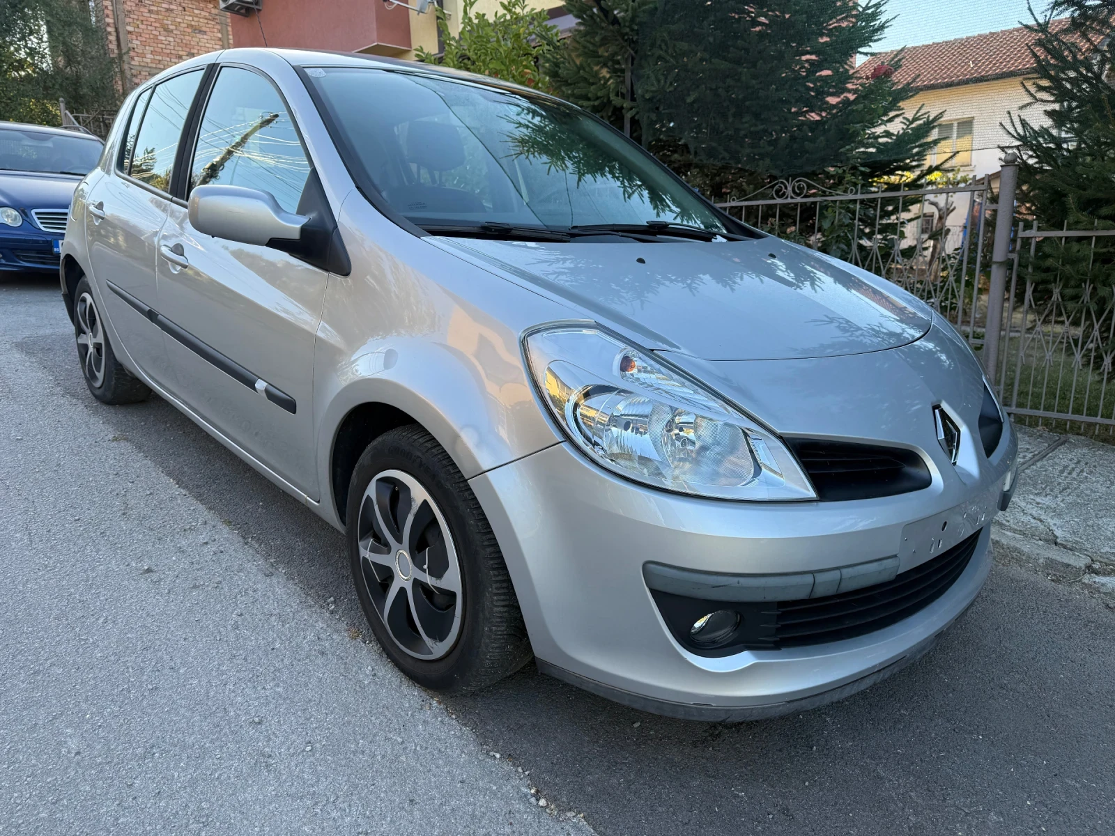 Renault Clio 1.4 ������ 98 �.� | Mobile.bg � ����������� 1