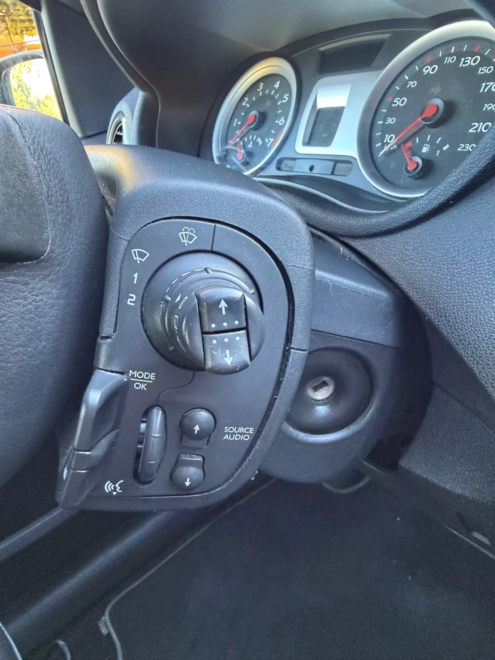 Renault Clio 1.4 ������ 98 �.� | Mobile.bg � ����������� 10