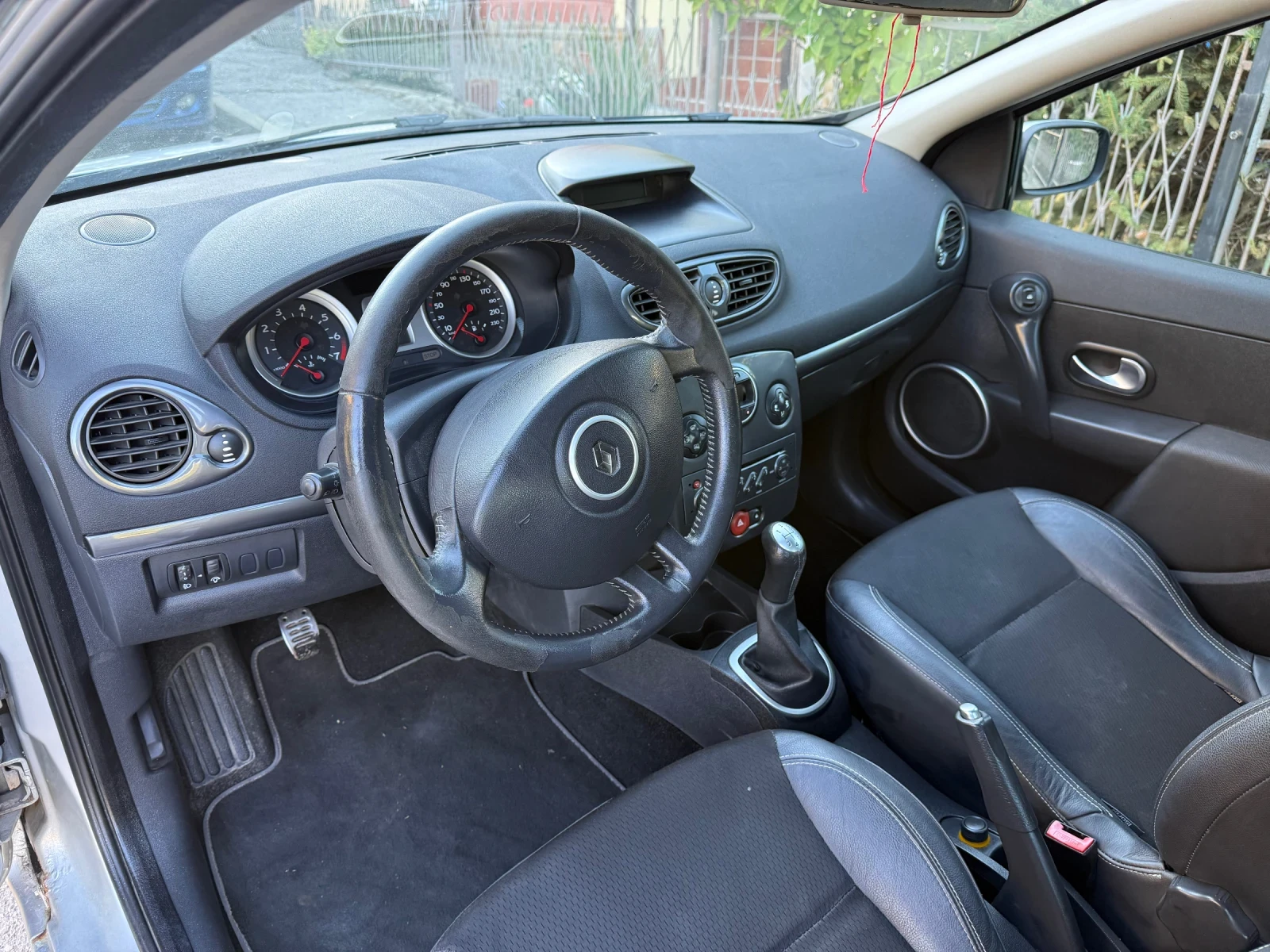 Renault Clio 1.4 ������ 98 �.� | Mobile.bg � ����������� 9