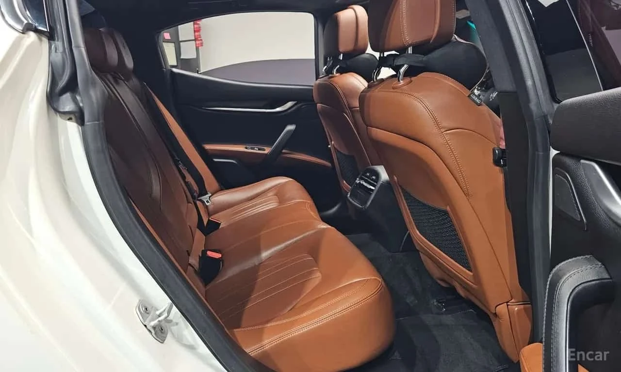 Maserati Ghibli * 3.0 * ЦЕНА ДО БГ, снимка 15 - Автомобили и джипове - 56684201