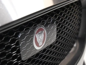 Jaguar F-PACE Distinctive by design. Sporty by nature All Wheel - 20806 € - 72011385 9