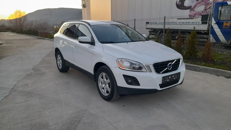 Volvo XC60 2.0 D4 - SWISS , снимка 2 - Автомобили и джипове - 52851358
