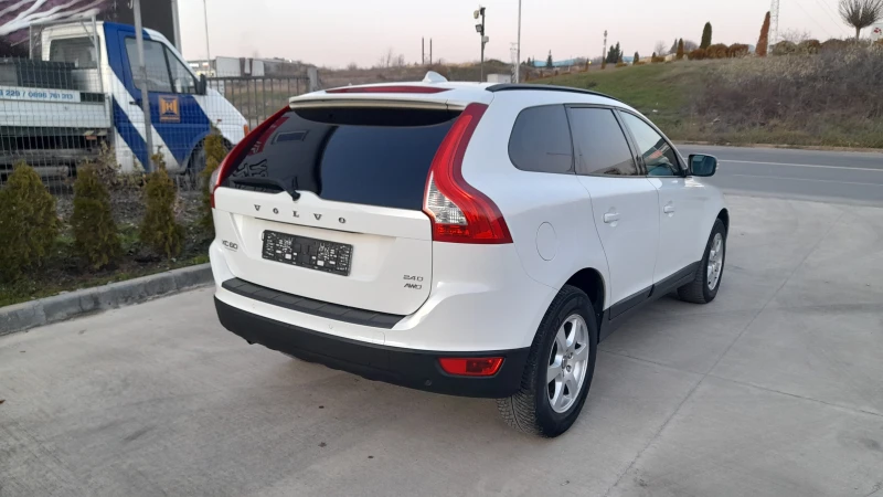 Volvo XC60 2.0 D4 - SWISS , снимка 4 - Автомобили и джипове - 52851358