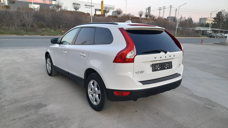 Volvo XC60 2.0 D4 - SWISS , снимка 6 - Автомобили и джипове - 52851358