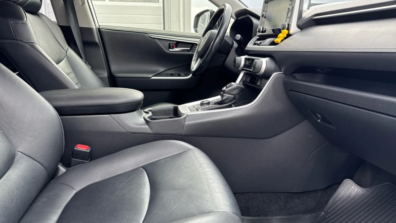 Toyota Rav4 2, 5 HEV AWD, снимка 8 - Автомобили и джипове - 53372813