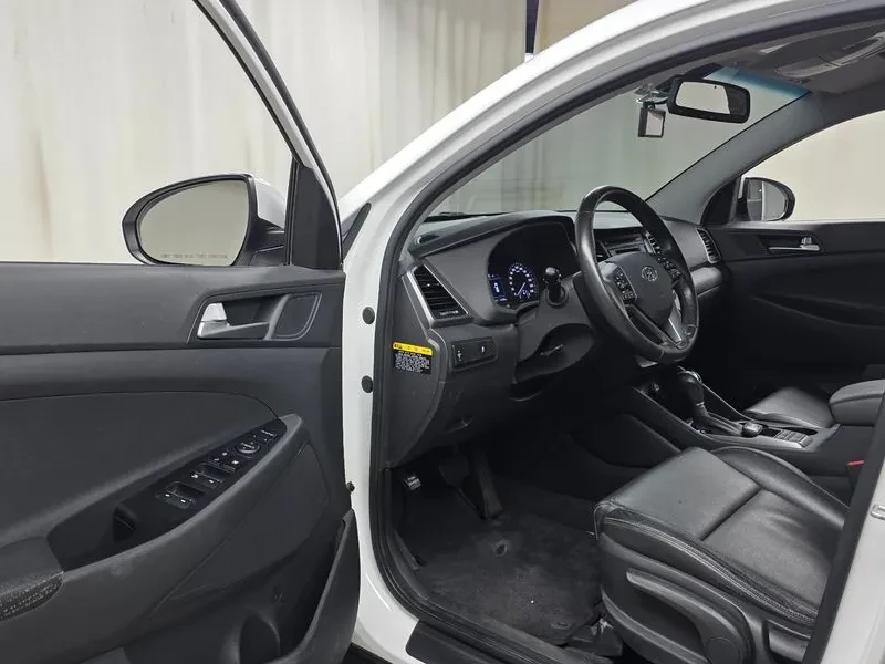Hyundai Tucson 2.0 - САМО 30% АВАНС, снимка 9 - Автомобили и джипове - 56065930