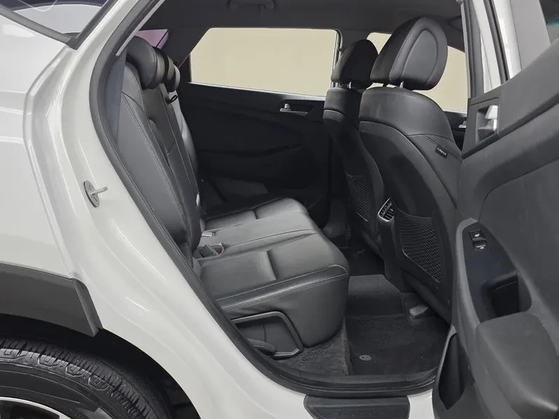 Hyundai Tucson 2.0 - САМО 30% АВАНС, снимка 10 - Автомобили и джипове - 56065930