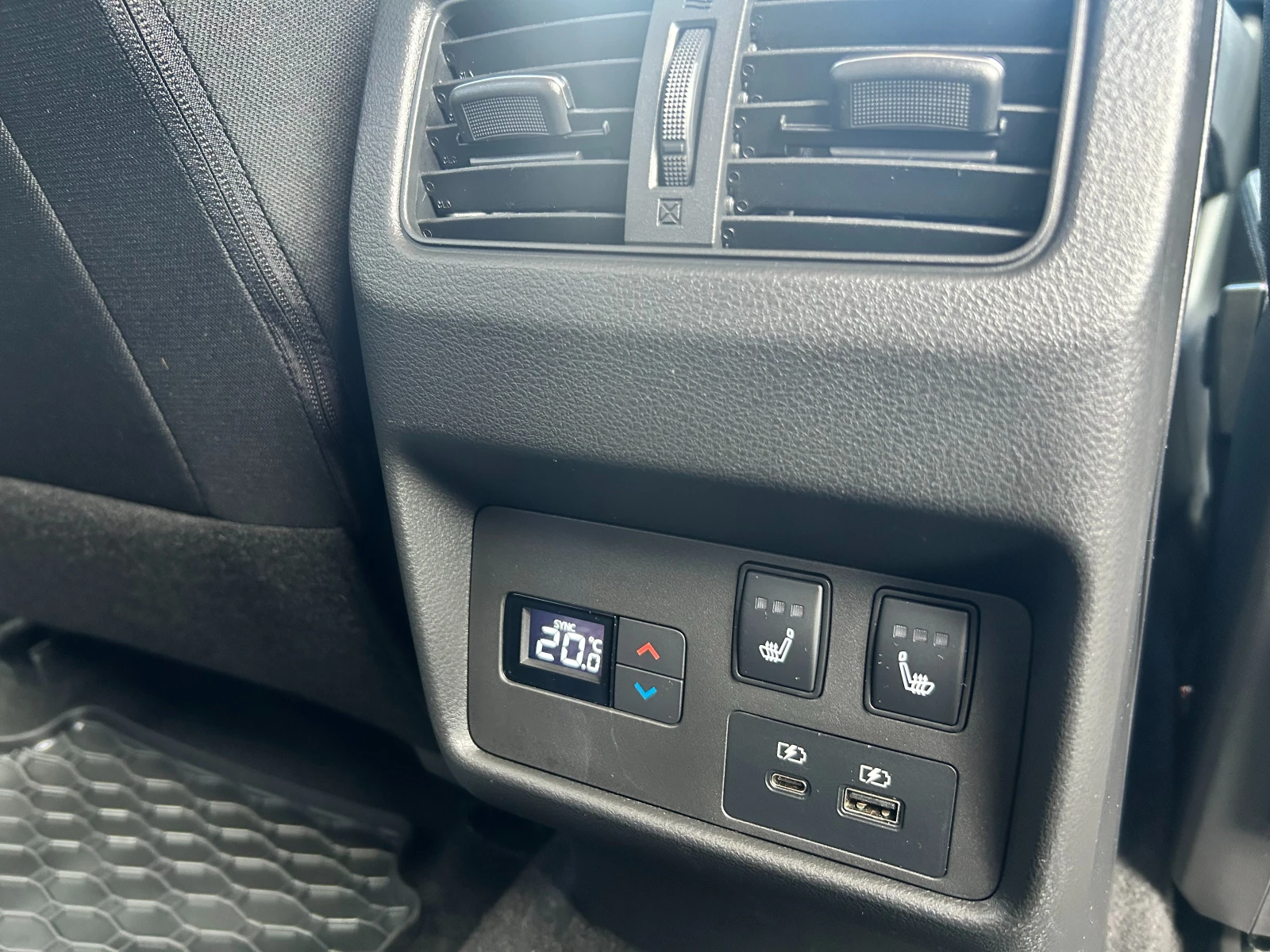 Nissan X-trail 1.5 DDT Acenta A/T - изображение 6