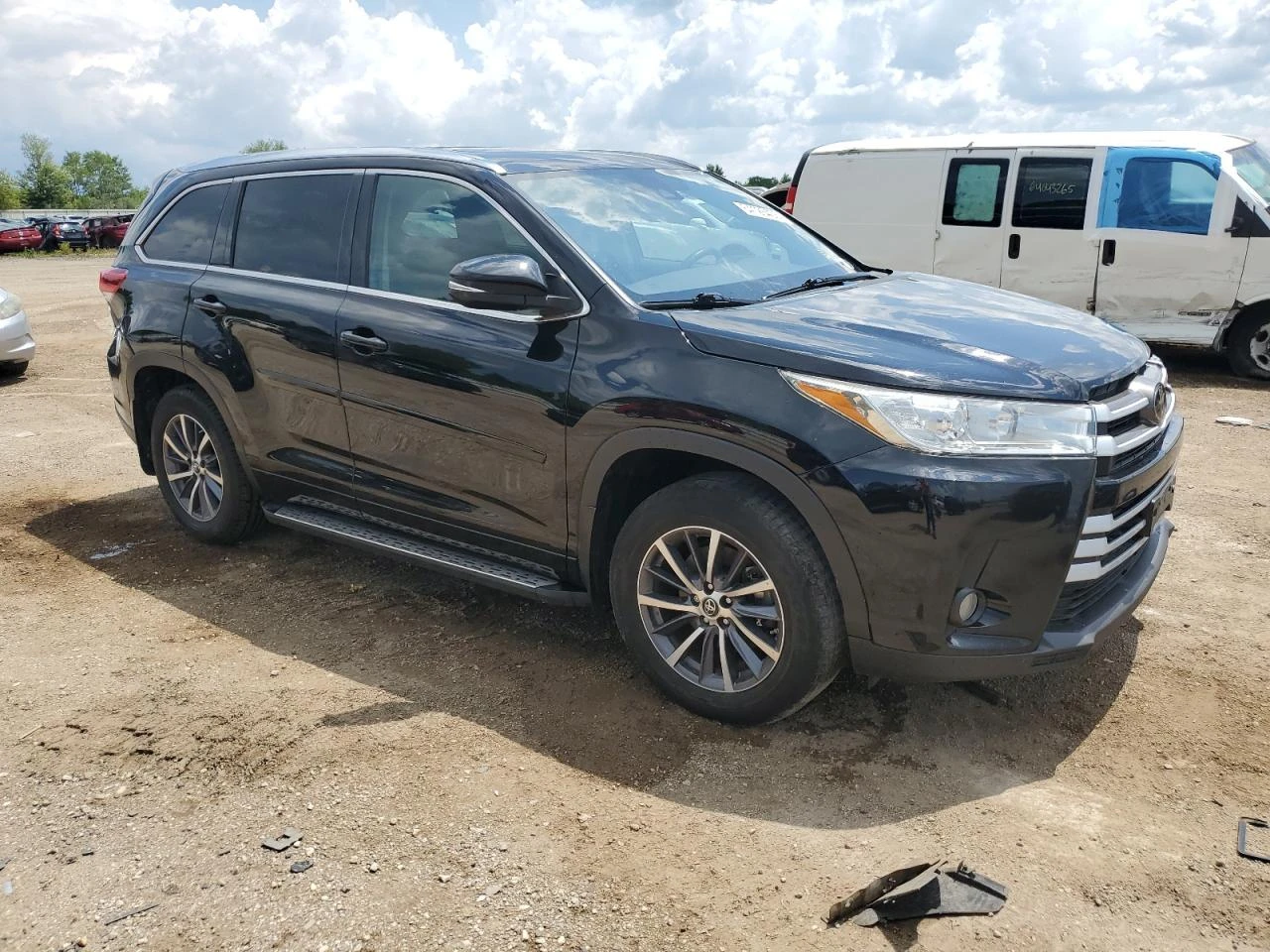 Toyota Highlander XLE/4X4/ - изображение 3
