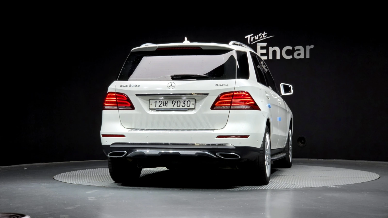 Mercedes-Benz GLE 350 d 4MATIC* ПОДГРЕВ* ОБДУХВАНЕ* PANORAMA, снимка 4 - Автомобили и джипове - 54986920