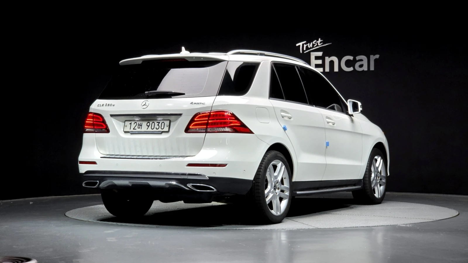 Mercedes-Benz GLE 350 d 4MATIC* ПОДГРЕВ* ОБДУХВАНЕ* PANORAMA, снимка 2 - Автомобили и джипове - 54986920