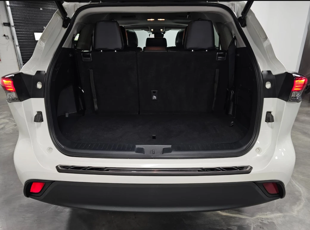 Toyota Highlander AWD* XLE* Softex* м.Точки* ACC* Подгрев* 7-местен, снимка 17 - Автомобили и джипове - 56083713