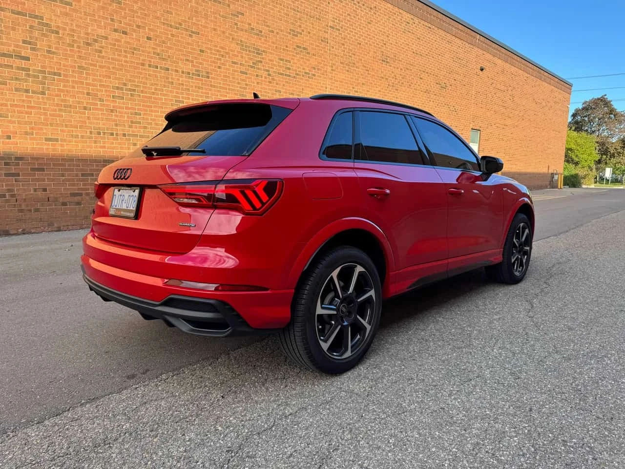 Audi Q3 Technik Black Optic / 360 / B&O / Carfax / , снимка 7 - Автомобили и джипове - 56262398