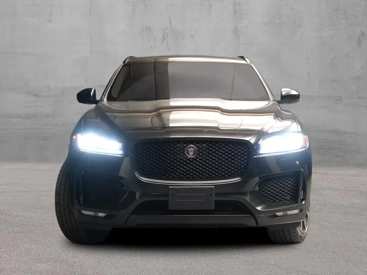 Jaguar F-PACE Distinctive by design. Sporty by nature All Wheel | Mobile.bg � ����������� 2