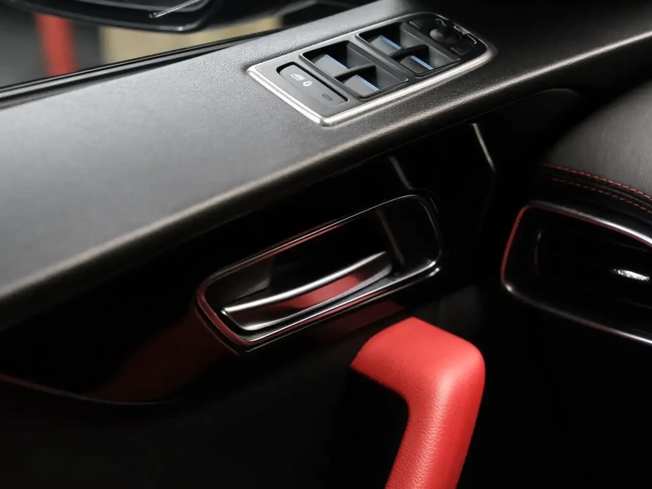 Jaguar F-PACE Distinctive by design. Sporty by nature All Wheel | Mobile.bg � ����������� 17