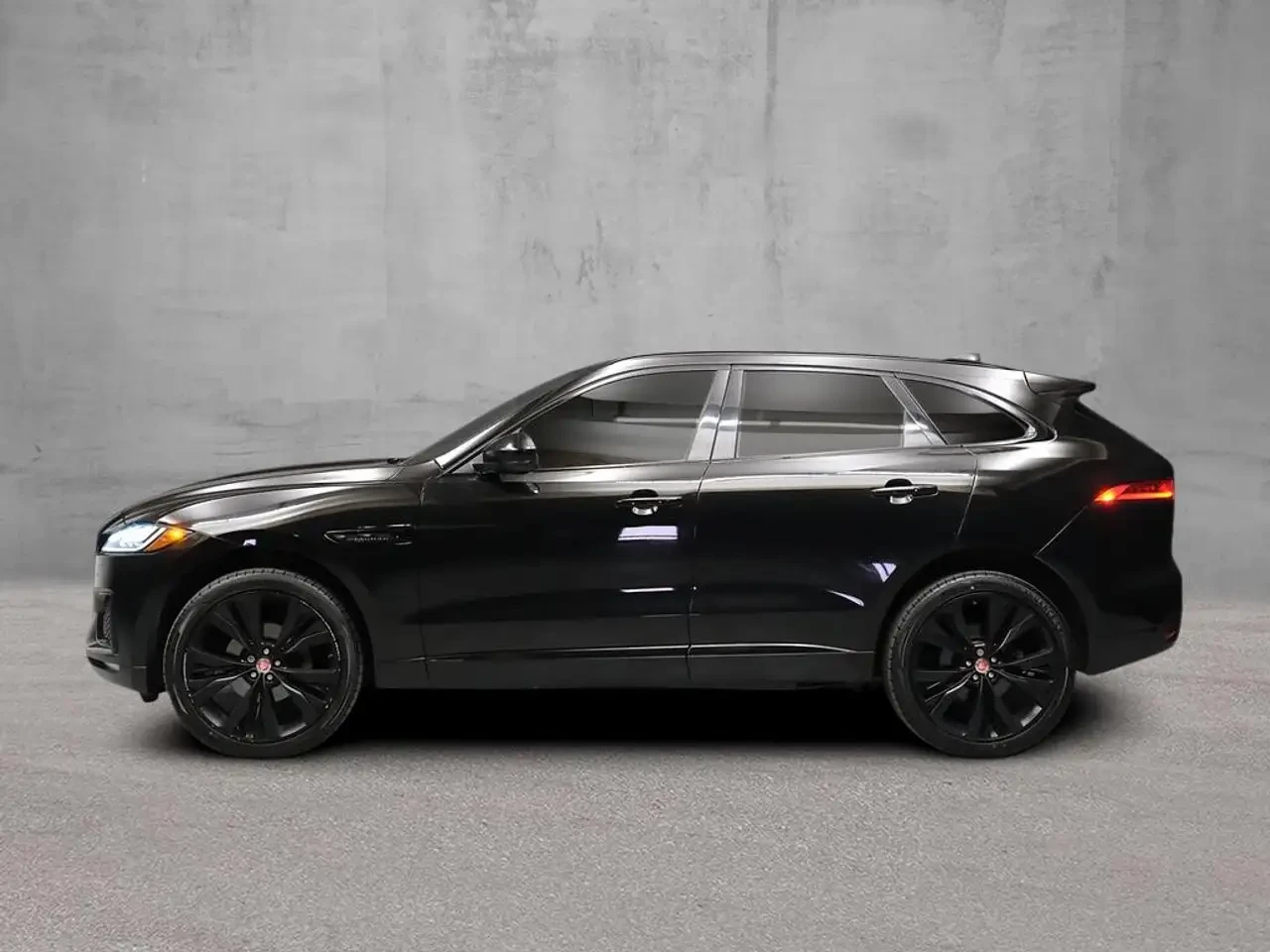 Jaguar F-PACE Distinctive by design. Sporty by nature All Wheel | Mobile.bg � ����������� 3