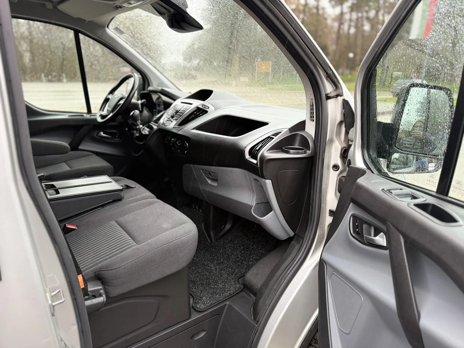 Ford Transit Custom, снимка 10 - Бусове и автобуси - 53999752