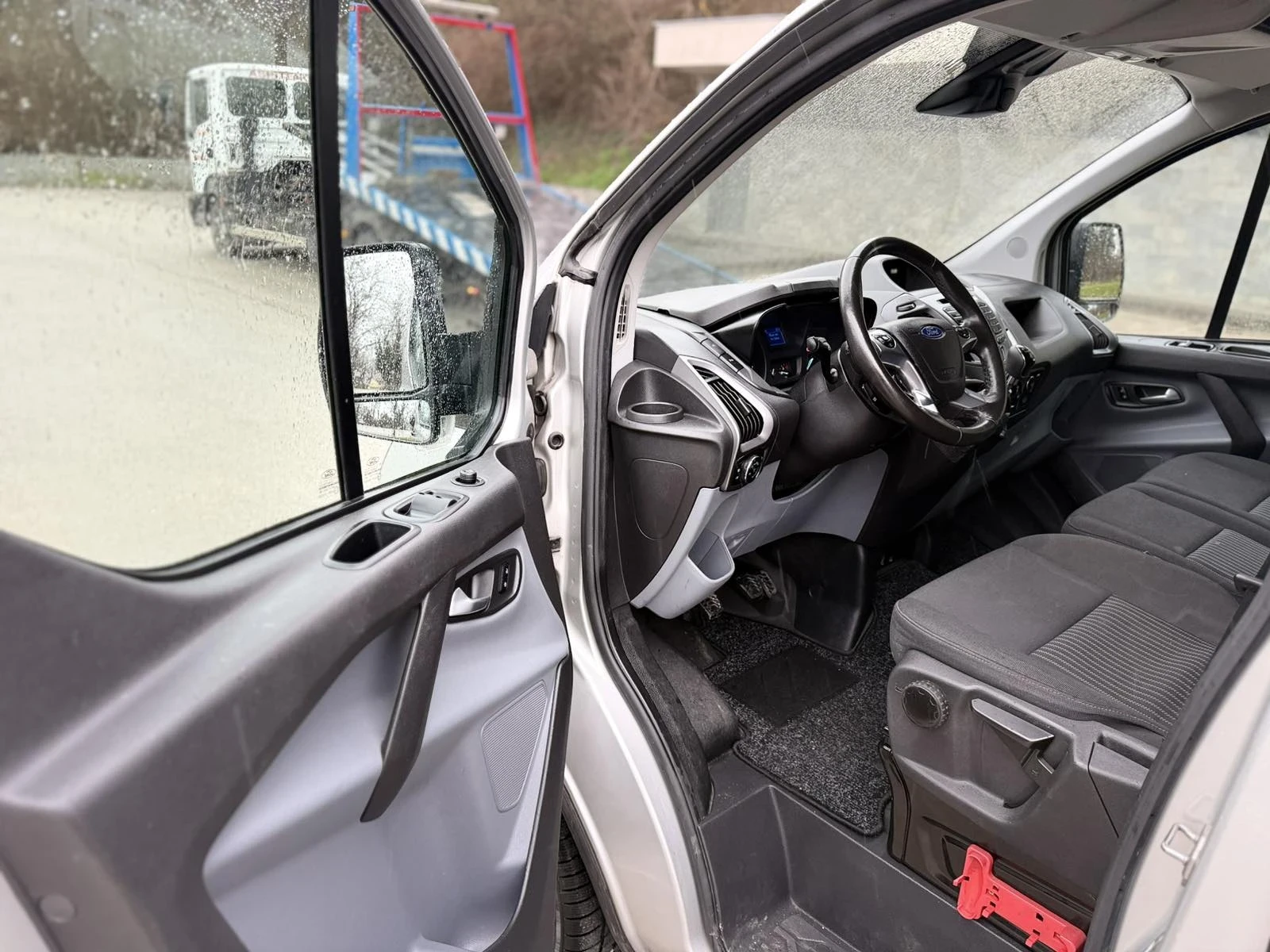 Ford Transit Custom, снимка 11 - Бусове и автобуси - 53999752