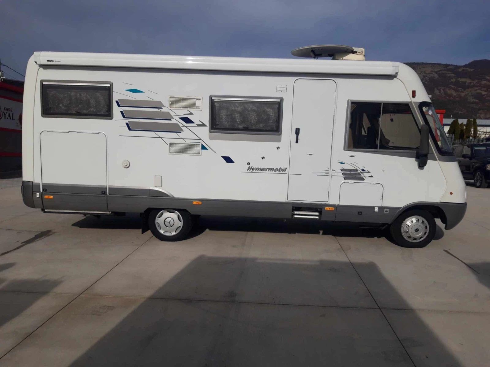 Кемпер HYMER / ERIBA Hymer 412, снимка 4 - Каравани и кемпери - 53745561