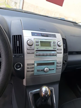 Toyota Corolla verso, снимка 4