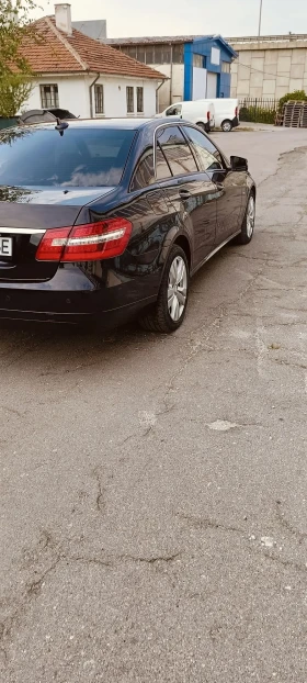 Mercedes-Benz E 200, снимка 3