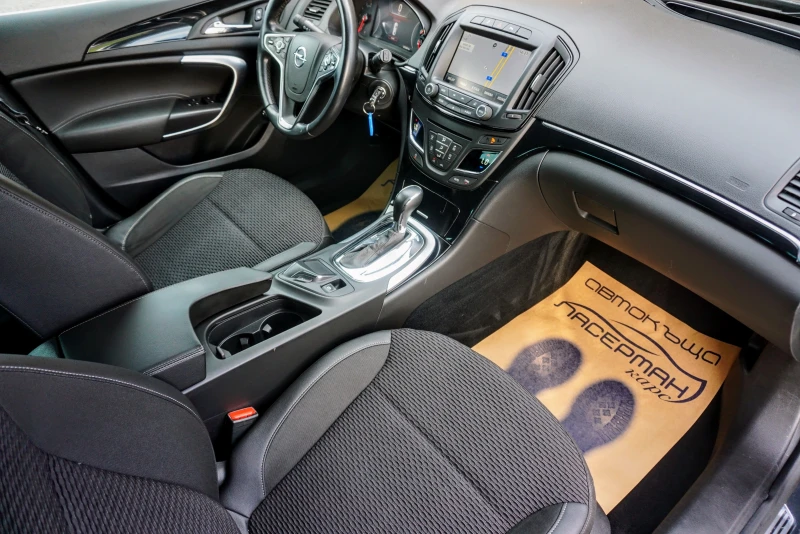 Opel Insignia 2.0CDTI COSMO AUTO SPORTS TOURER , снимка 9 - Автомобили и джипове - 38047297
