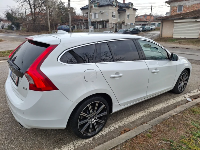 Volvo V60 D4 181к.с.АВТМАТИК 8 степенен , снимка 4 - Автомобили и джипове - 48145584