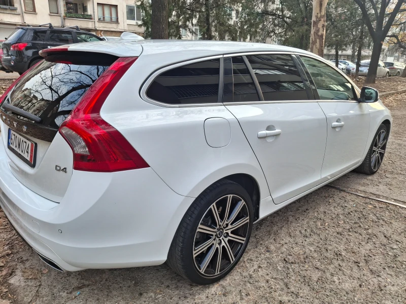 Volvo V60 D4 181к.с.АВТМАТИК 8 степенен , снимка 8 - Автомобили и джипове - 48145584