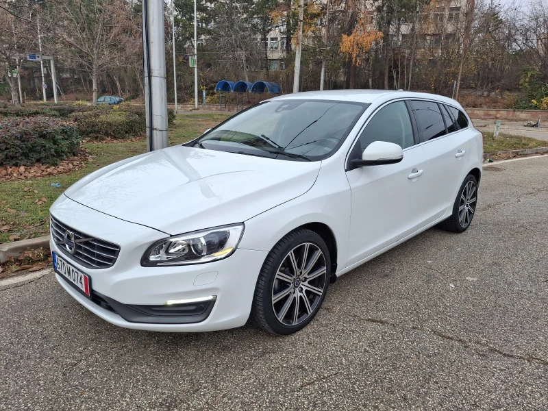 Volvo V60 D4 181к.с.АВТМАТИК 8 степенен , снимка 1 - Автомобили и джипове - 48145584