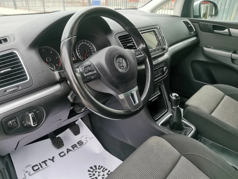 VW Sharan 2.0 TDI, снимка 10 - Автомобили и джипове - 49331808