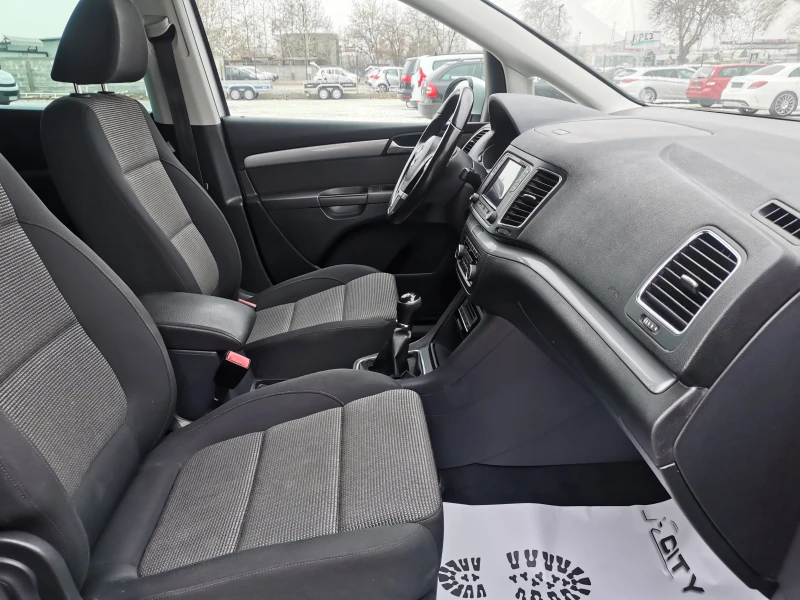 VW Sharan 2.0 TDI, снимка 13 - Автомобили и джипове - 49331808