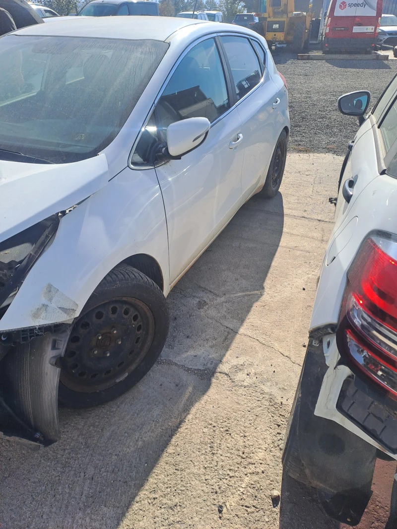 Kia Ceed 1.0 бензин , снимка 2 - Автомобили и джипове - 50023499