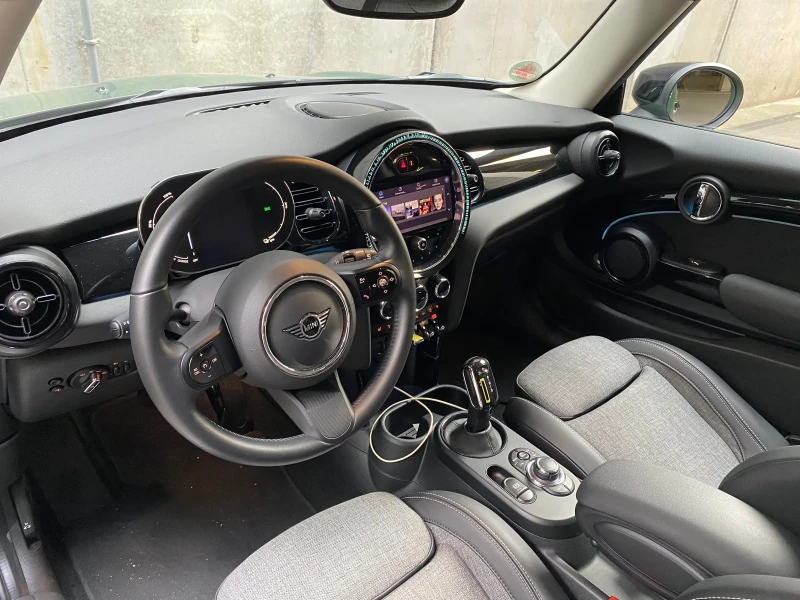 Mini Cooper SE British Racing Green , снимка 10 - Автомобили и джипове - 51436014