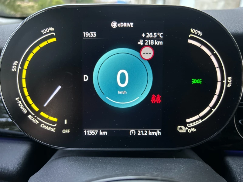 Mini Cooper SE British Racing Green , снимка 9 - Автомобили и джипове - 51436014