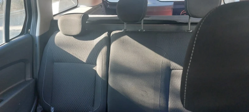 Dacia Logan Limited edition , снимка 8 - Автомобили и джипове - 51450386