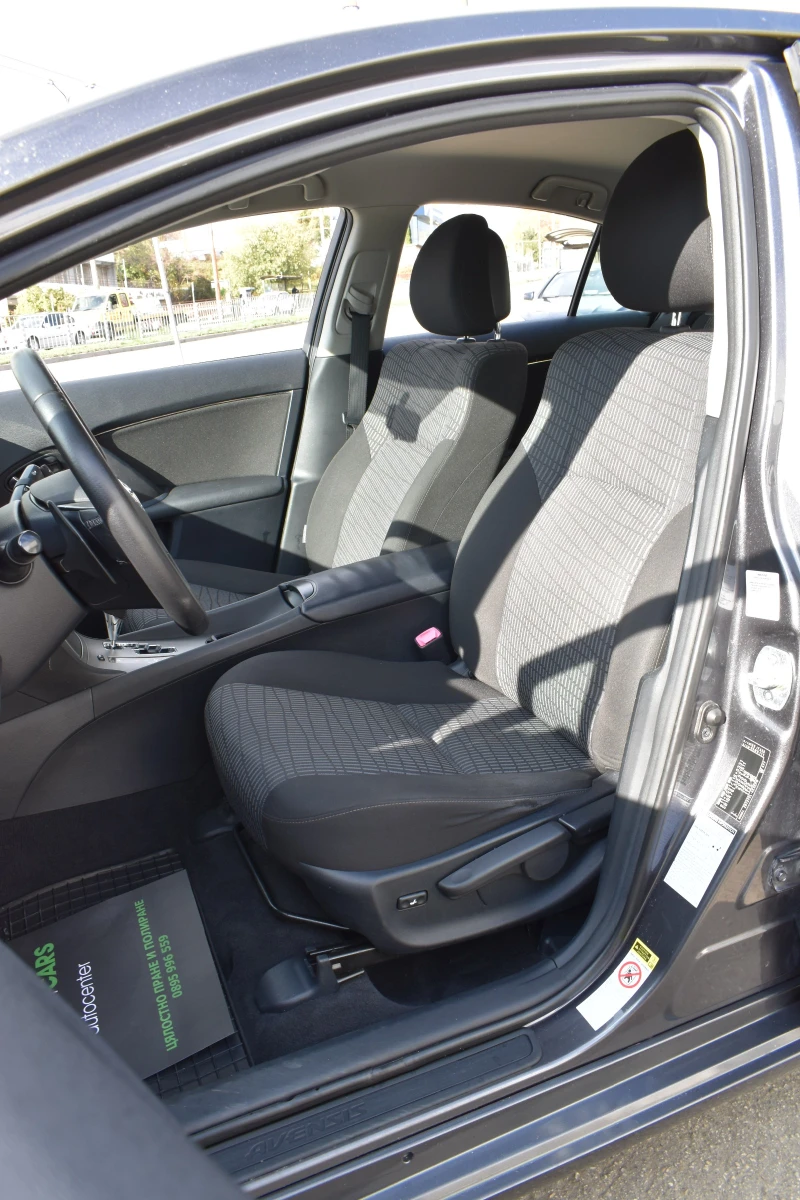 Toyota Avensis 2.0i* AUTOMAT, снимка 9 - Автомобили и джипове - 52391775
