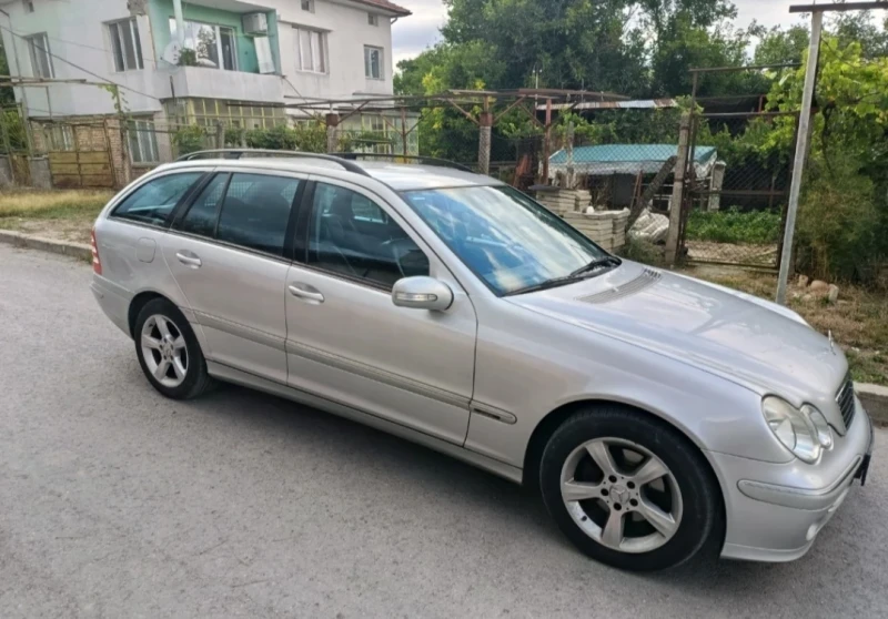 Mercedes-Benz C 200, снимка 2 - Автомобили и джипове - 52510634