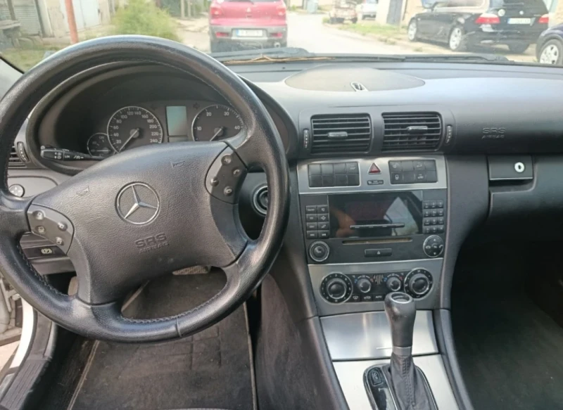 Mercedes-Benz C 200, снимка 6 - Автомобили и джипове - 52510634
