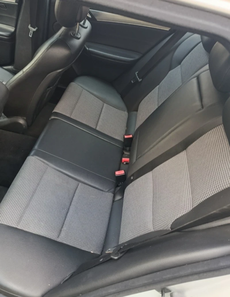 Mercedes-Benz C 200, снимка 8 - Автомобили и джипове - 52510634