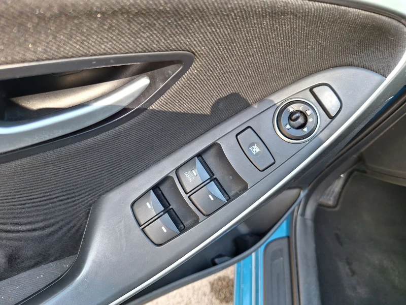 Hyundai I30 1.6-МНОГО ЗАПАЗЕНА, снимка 15 - Автомобили и джипове - 53079006