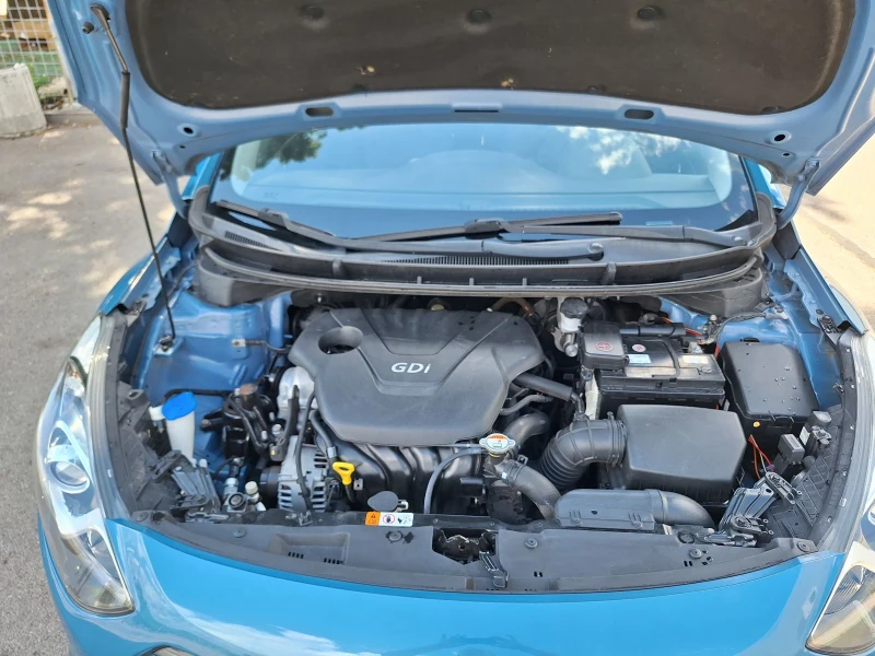 Hyundai I30 1.6-МНОГО ЗАПАЗЕНА, снимка 6 - Автомобили и джипове - 53079006
