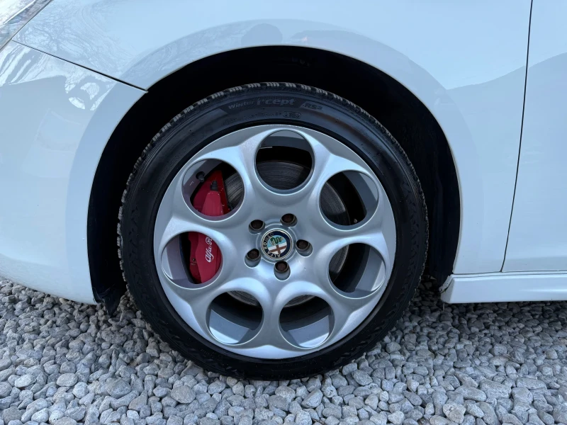 Alfa Romeo Giulietta 1750TBi Quadrifoglio Verde 235k.c. , снимка 14 - Автомобили и джипове - 53167389
