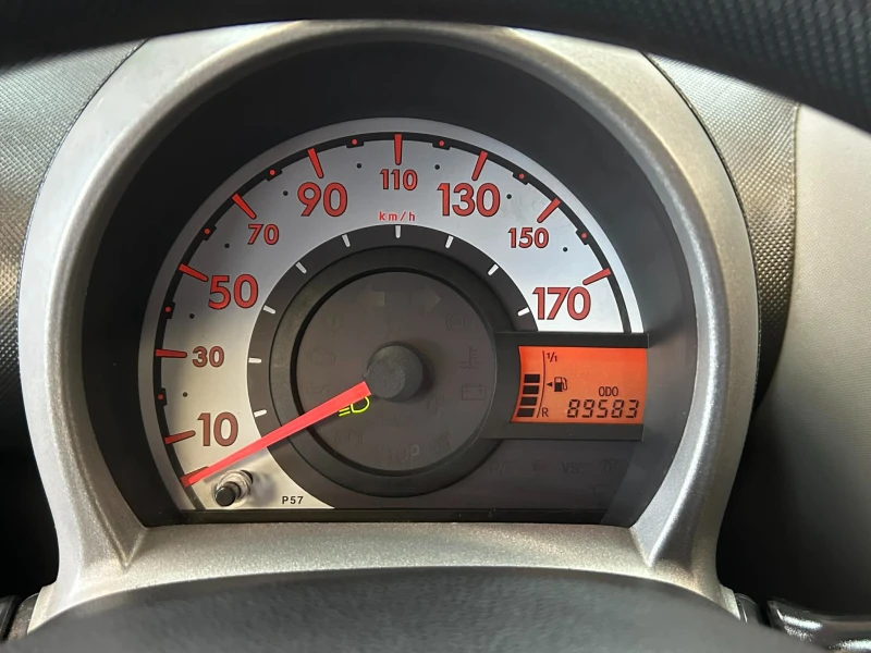 Toyota Aygo 1.0I 5 Врати Климатик, снимка 14 - Автомобили и джипове - 53272492